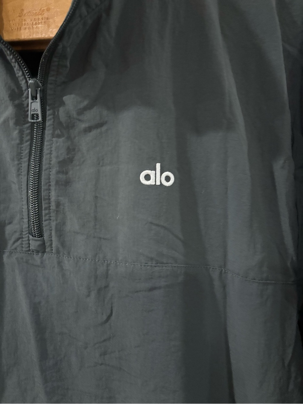 ALO Yoga Lightweight Takeaway Track Jacket Pullover in Charcoal Grey size Small - Picture 2 of 7